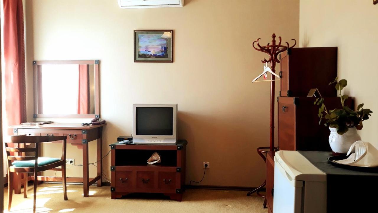Letuchiy Gollandets Hotel *