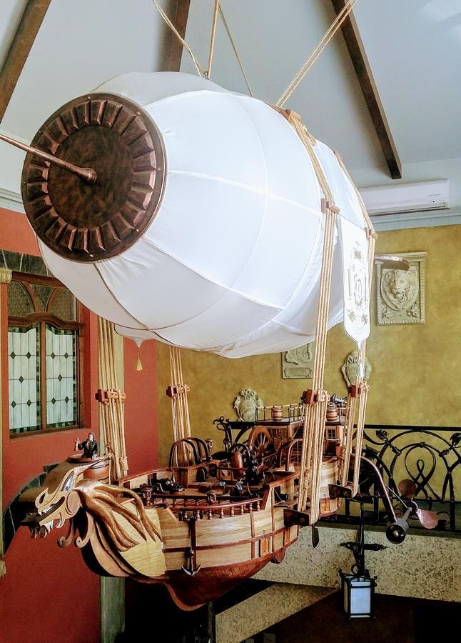 Letuchiy Gollandets Hotel *